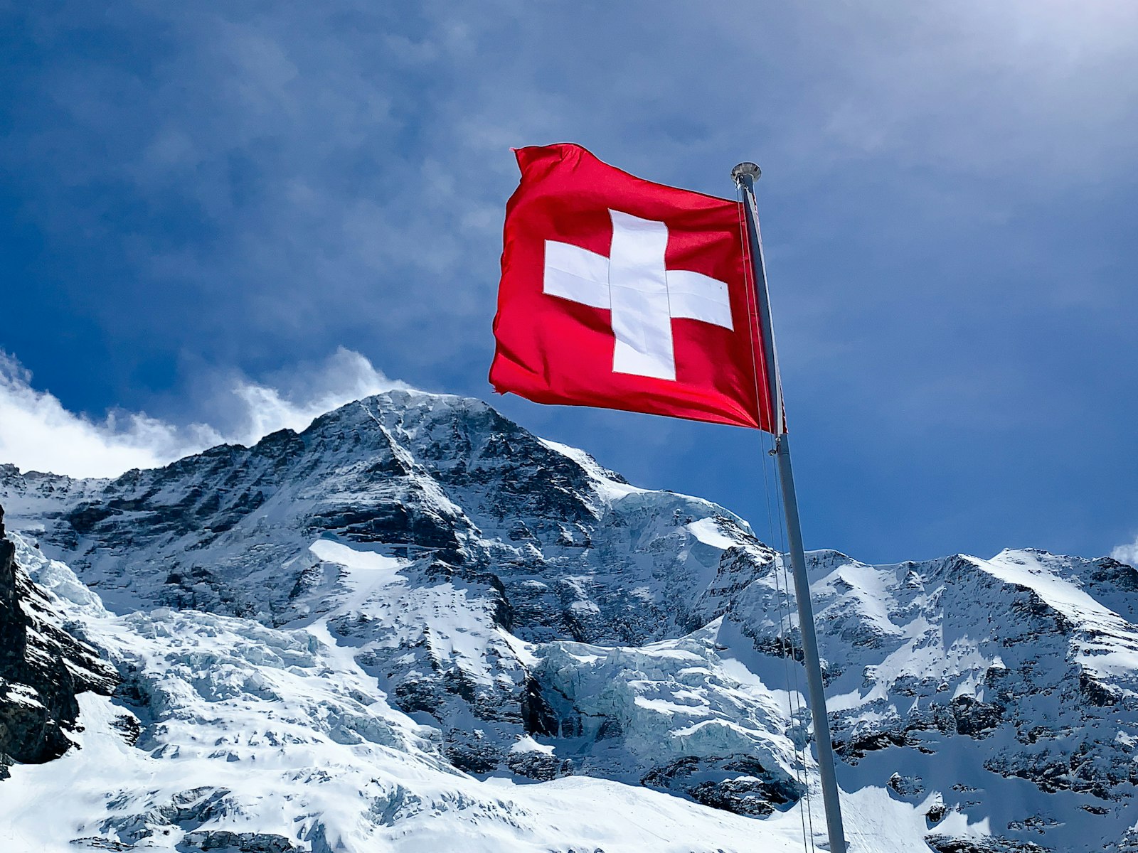 Cannabis-Legalisierung in der Schweiz: Der Weg zum regulierten Markt
